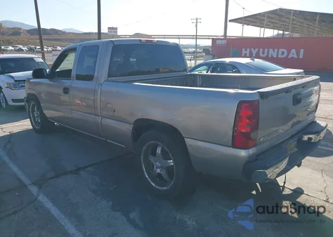 2003 Chevrolet Silverado 1500 Ls z USA, uszkodzony, nr VIN 2GCEC19V931101936